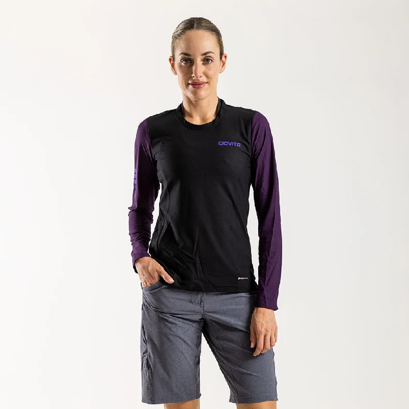 Women's AR Long Sleeve Trail Tee (Black)