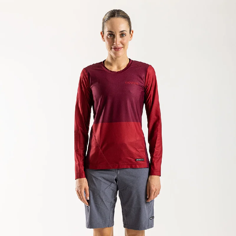 Women's AR Long Sleeve Trail Tee (Cherry)