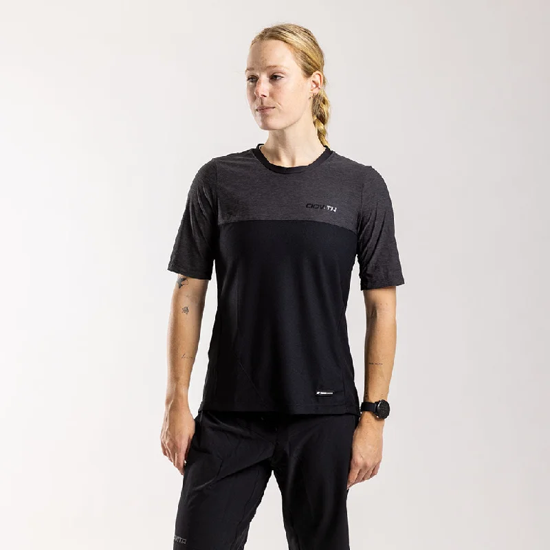 Women's Opera Trail Tee (Charcoal)