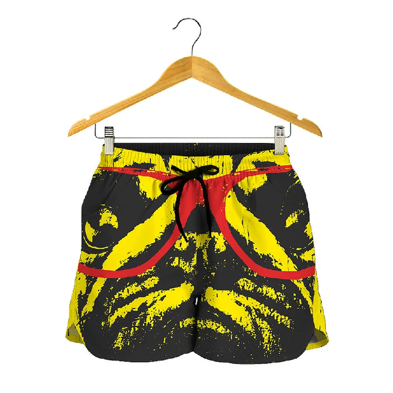 Pug With Glasses Portrait Print Women's Shorts